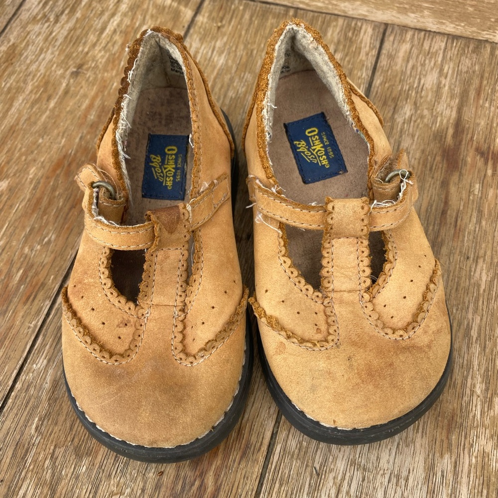 OshKosh B'gosh Tan Leather Mary Jane Shoes (6)